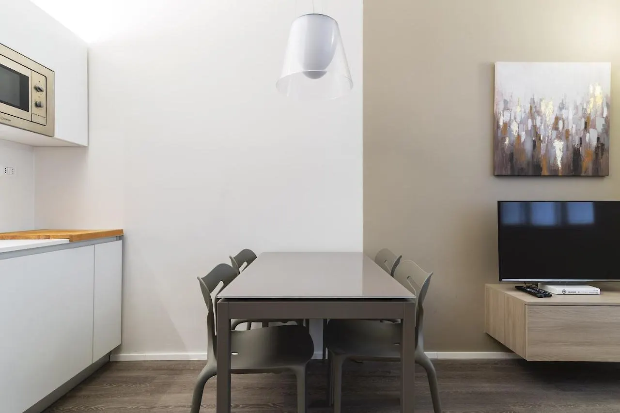 Contempora Apartments - Cavallotti 13 - B12B Milan 0*,  Italy